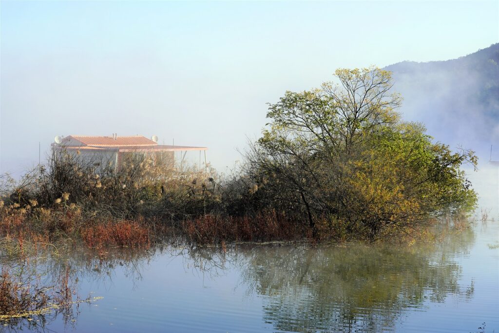 フィックスミストはいつ使うべきで、ベースメイクとの相性は？