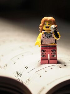 韓国アイドル肌を手に入れるツヤと透明感、毛穴落ちしない方法は？