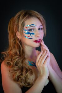 透明感メイクでフェイスラインの崩れ対策はどうすればいい？