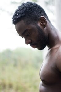 真夏の汗をかいてもツヤを落とさないコツは？