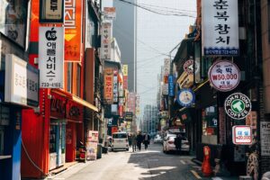 韓国アイドルの肌に効果的な化粧品はどれ？